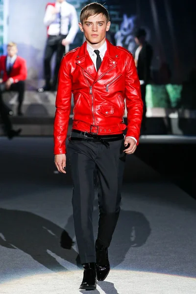 Look 33